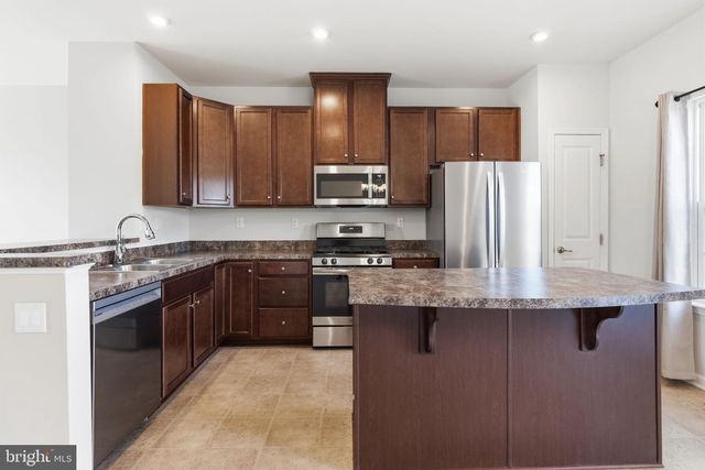 633 COLUMBUS DR, Spring City, PA 19475