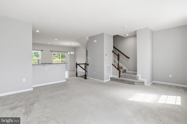 633 COLUMBUS DR, Spring City, PA 19475