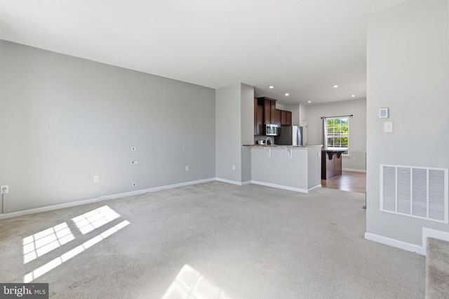 633 COLUMBUS DR, Spring City, PA 19475