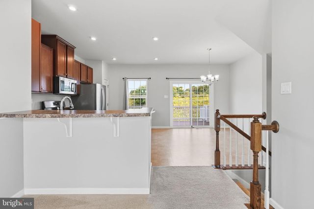633 COLUMBUS DR, Spring City, PA 19475