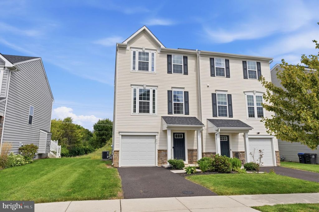 633 COLUMBUS DR, Spring City, PA 19475