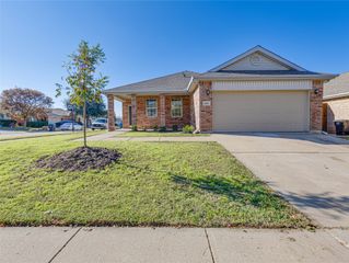 8701 Gaines Drive, Fort Worth, TX 76244