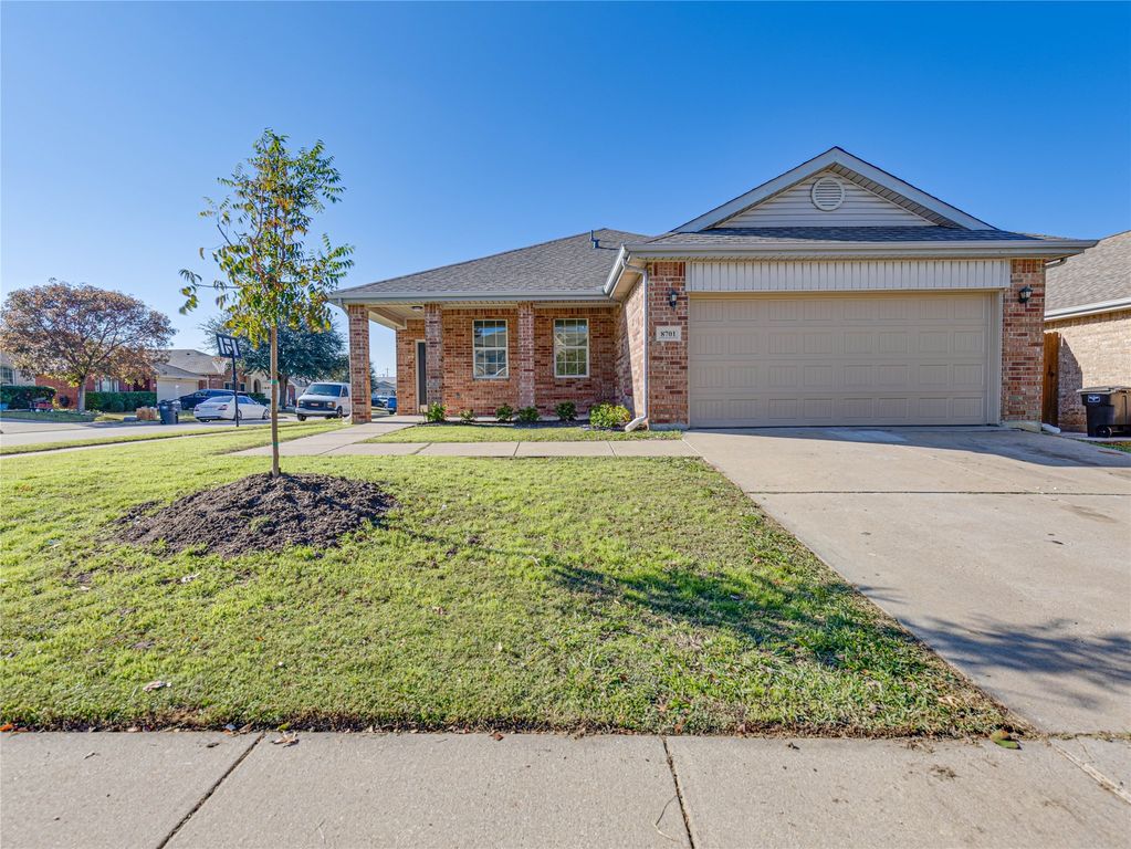 8701 Gaines Drive, Fort Worth, TX 76244