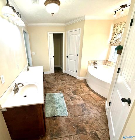 270 Crosley Lane, Boaz, AL 35956
