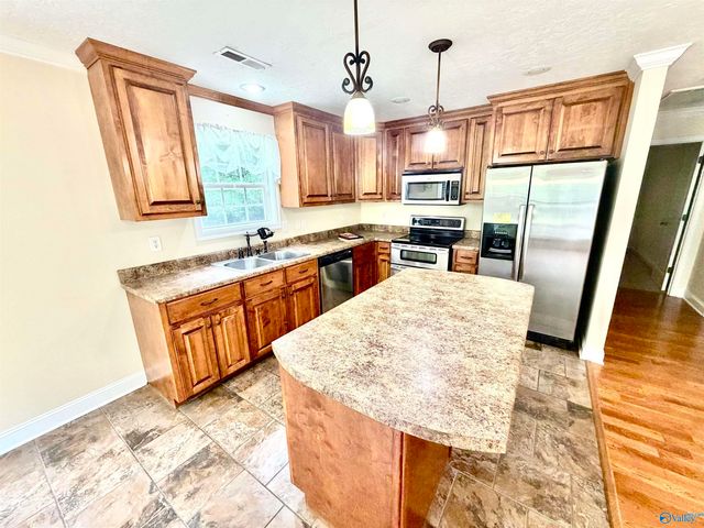 270 Crosley Lane, Boaz, AL 35956