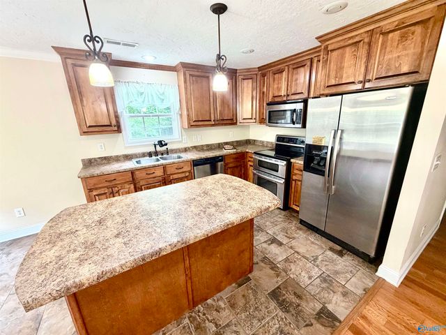 270 Crosley Lane, Boaz, AL 35956