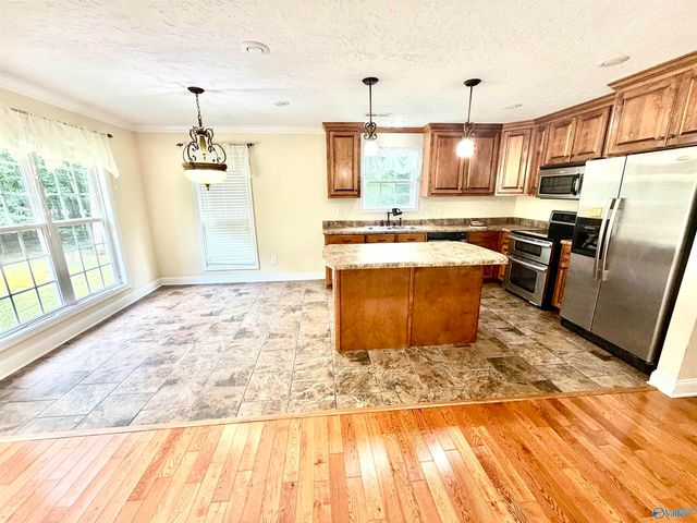 270 Crosley Lane, Boaz, AL 35956