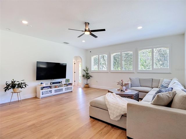 16923 MELISSA ANN DRIVE, Lutz, FL 33558