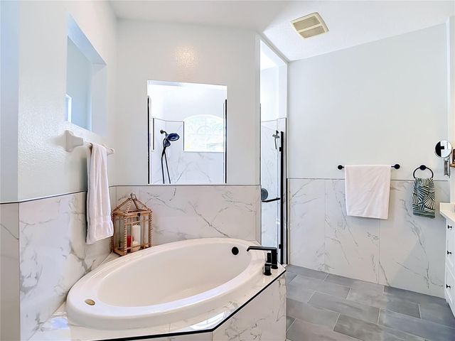 16923 MELISSA ANN DRIVE, Lutz, FL 33558