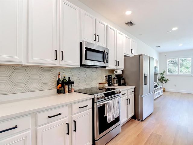 16923 MELISSA ANN DRIVE, Lutz, FL 33558