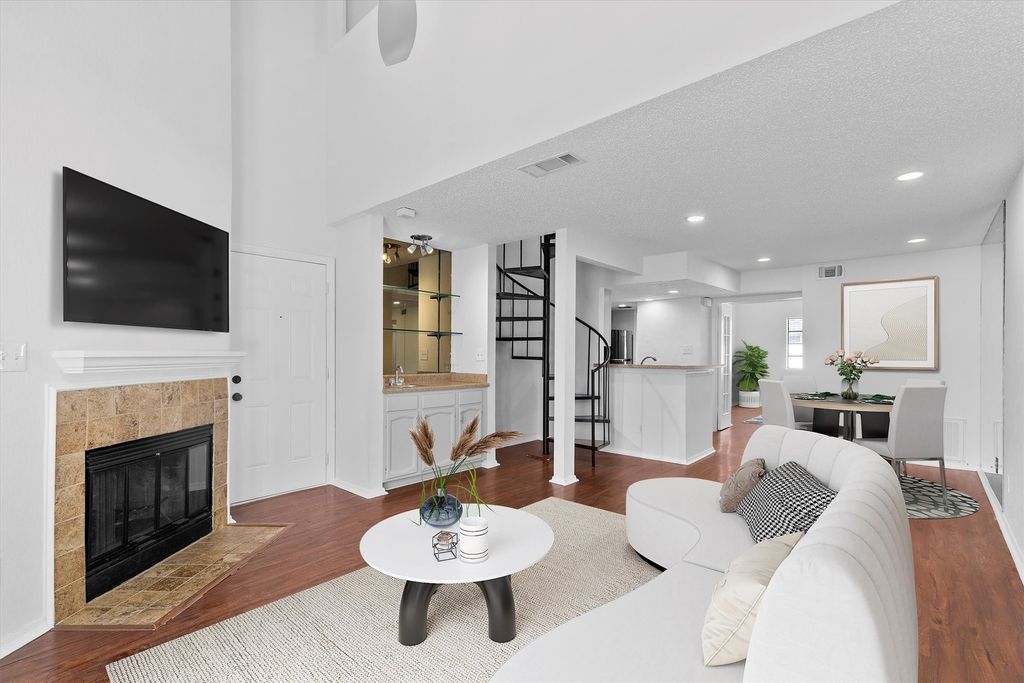 5590 Spring Valley Road C206, Dallas, TX 75254