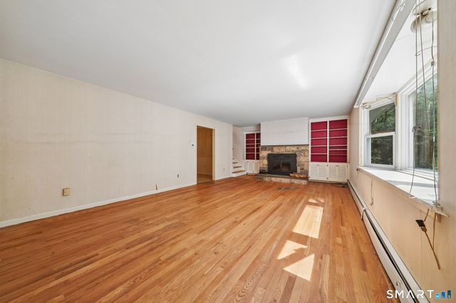 112 Grumman Avenue, Norwalk, CT 06851