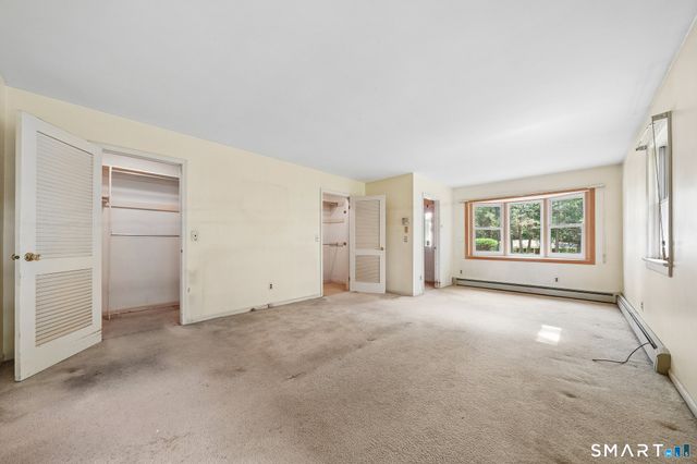112 Grumman Avenue, Norwalk, CT 06851