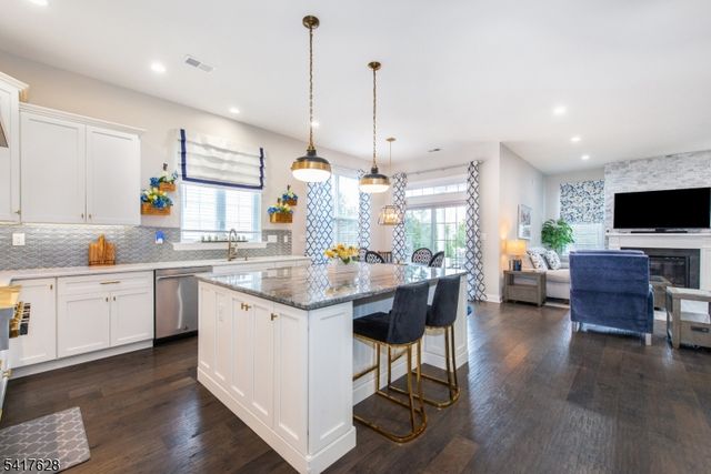 32 GORDON WAY, Mount Olive Twp., NJ 07836