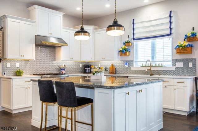 32 GORDON WAY, Mount Olive Twp., NJ 07836