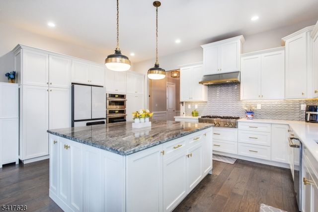 32 GORDON WAY, Mount Olive Twp., NJ 07836