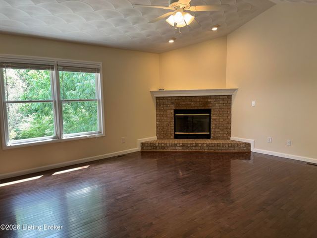 6006 Ledgerock Cove Pl, Louisville, KY 40219