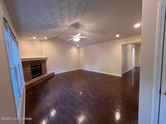 6006 Ledgerock Cove Pl, Louisville, KY 40219