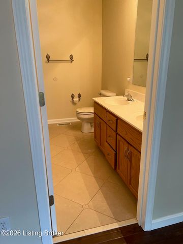 6006 Ledgerock Cove Pl, Louisville, KY 40219