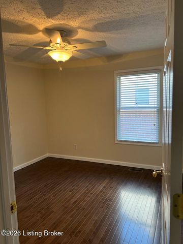 6006 Ledgerock Cove Pl, Louisville, KY 40219