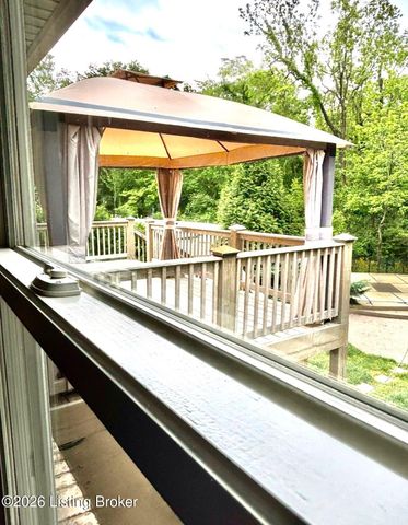 6006 Ledgerock Cove Pl, Louisville, KY 40219