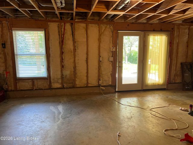 6006 Ledgerock Cove Pl, Louisville, KY 40219
