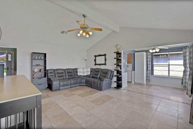 8515 Oakhaven Road, La Porte, TX 77571