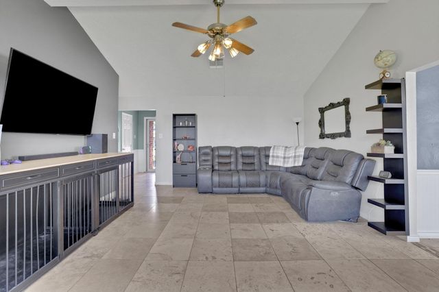 8515 Oakhaven Road, La Porte, TX 77571