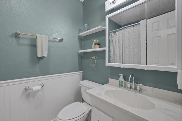 8515 Oakhaven Road, La Porte, TX 77571