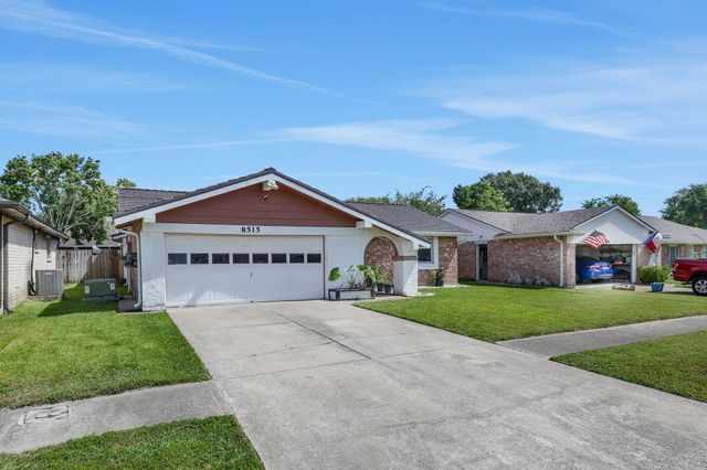8515 Oakhaven Road, La Porte, TX 77571