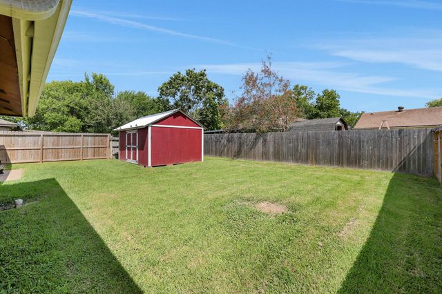 8515 Oakhaven Road, La Porte, TX 77571