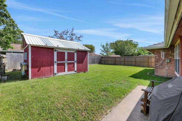 8515 Oakhaven Road, La Porte, TX 77571