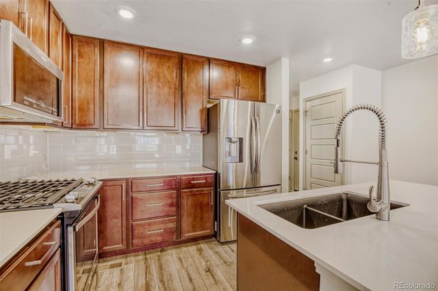 1205 Hummingbird Circle, Longmont, CO 80501