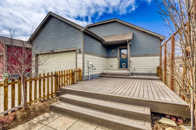 1205 Hummingbird Circle, Longmont, CO 80501