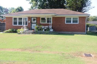 5220 Skylight Dr, Louisville, KY 40258