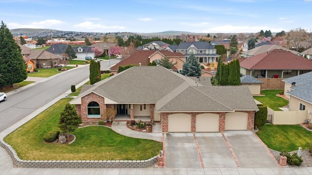 4703 W 20th Ave, Kennewick, WA 99338