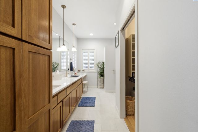 4703 W 20th Ave, Kennewick, WA 99338