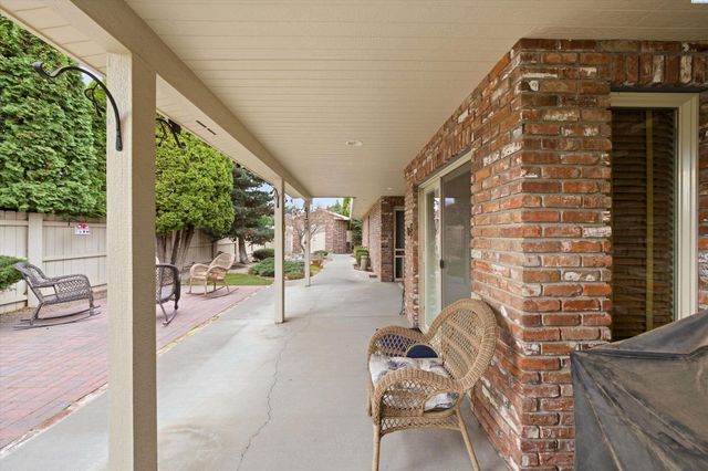 4703 W 20th Ave, Kennewick, WA 99338