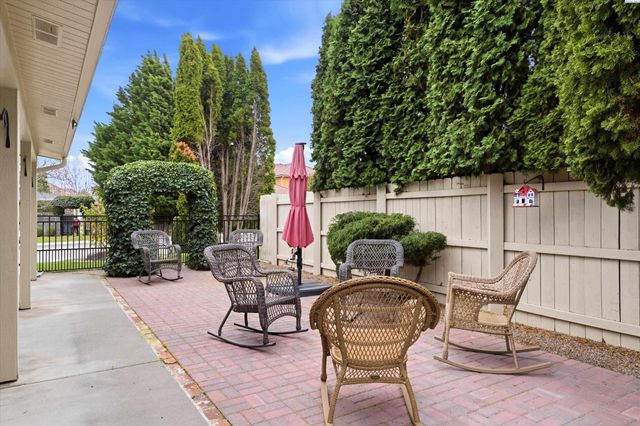 4703 W 20th Ave, Kennewick, WA 99338