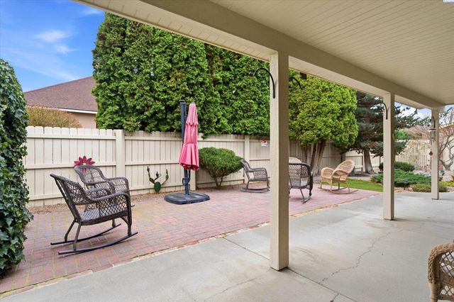 4703 W 20th Ave, Kennewick, WA 99338