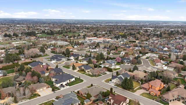 4703 W 20th Ave, Kennewick, WA 99338