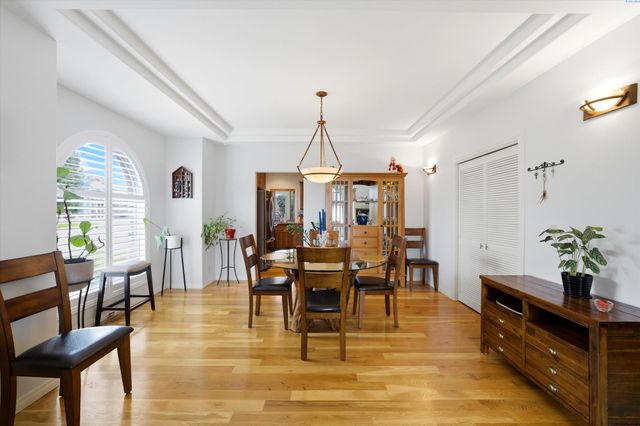 4703 W 20th Ave, Kennewick, WA 99338