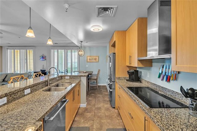 3738 Sandpiper Rd Apt 431B, Virginia Beach, VA 23456