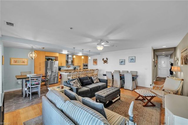 3738 Sandpiper Rd Apt 431B, Virginia Beach, VA 23456