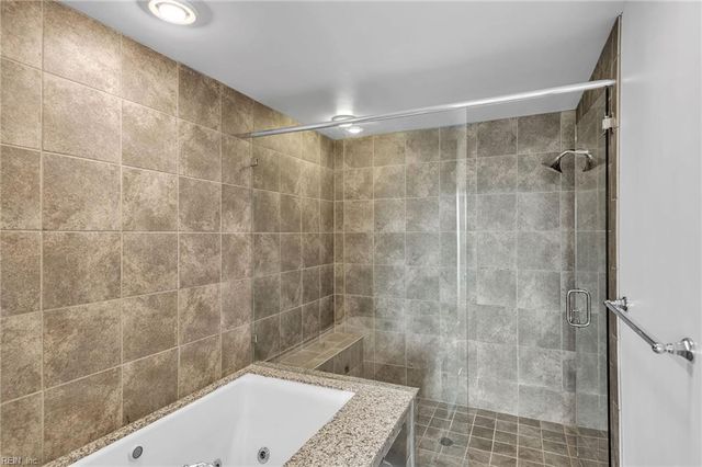 3738 Sandpiper Rd Apt 431B, Virginia Beach, VA 23456