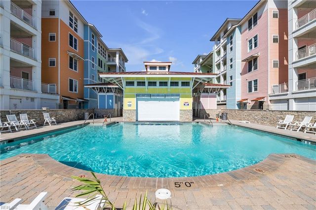 3738 Sandpiper Rd Apt 431B, Virginia Beach, VA 23456