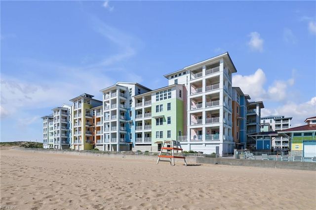 3738 Sandpiper Rd Apt 431B, Virginia Beach, VA 23456