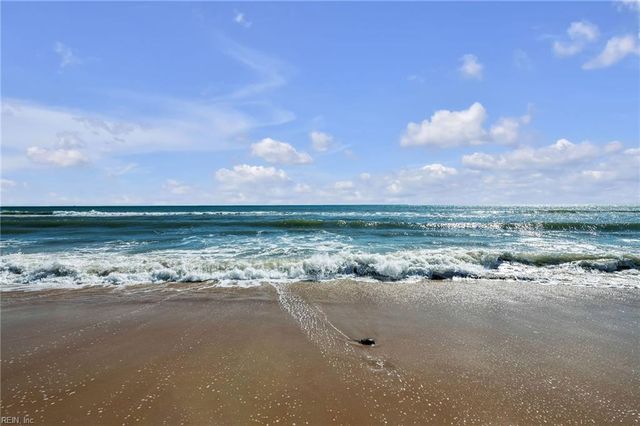 3738 Sandpiper Rd Apt 431B, Virginia Beach, VA 23456