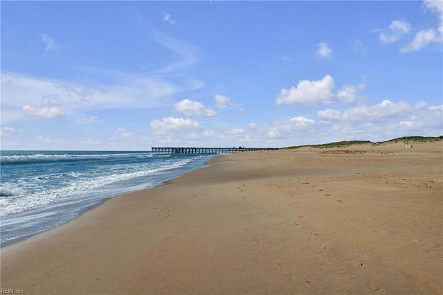3738 Sandpiper Rd Apt 431B, Virginia Beach, VA 23456