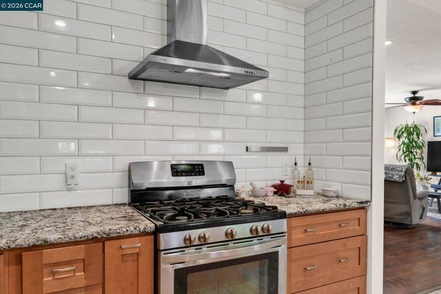 1331 Pear Dr, Concord, CA 94518